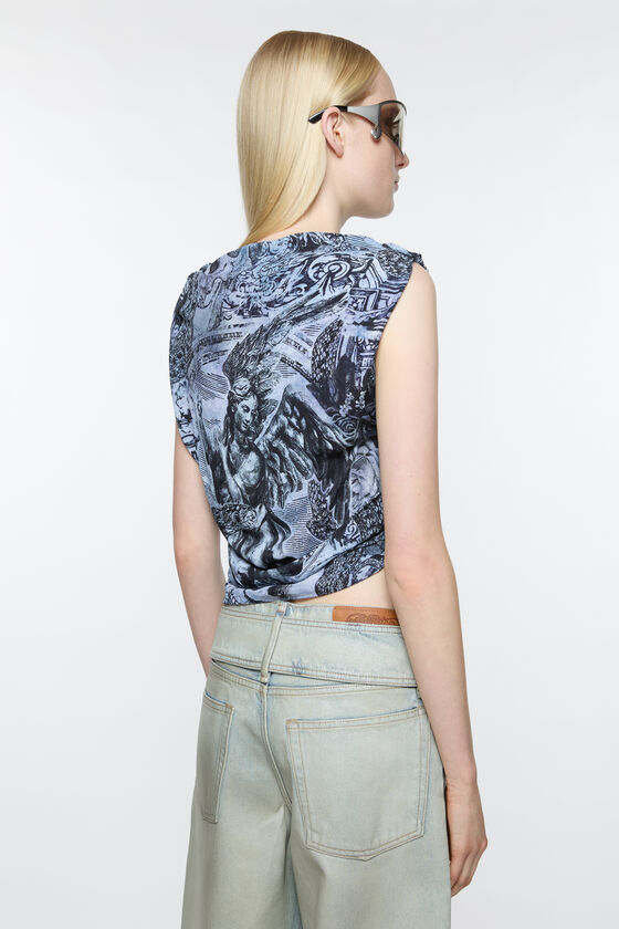 (image for) Expertly-Crafted Printed blouse